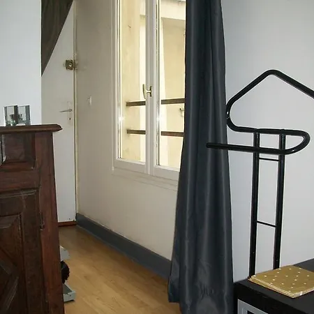 D'hote Des Artistes Bed and breakfast París